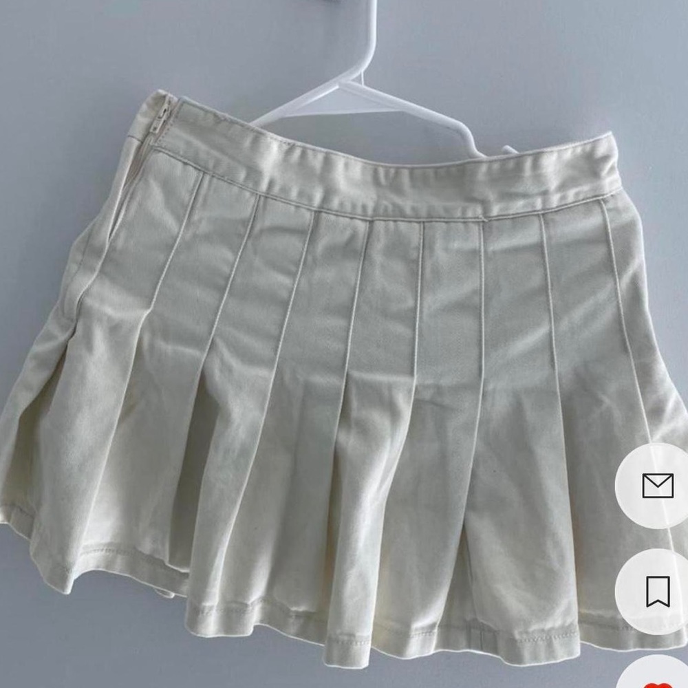 Brandy Melville off white cargo skirt with shorts